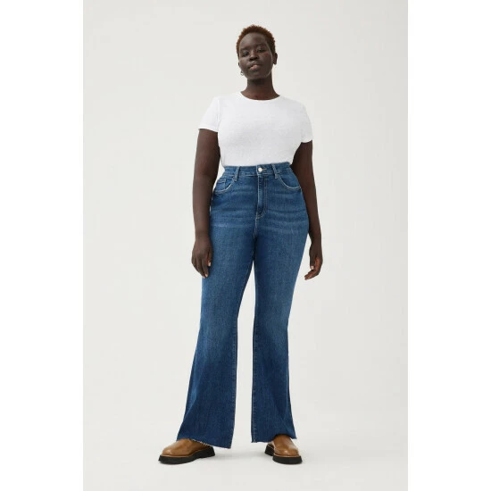 Warp + Weft Mia Plus - High Rise Flare Jeans - Seaborn Jeans & Denim 3 Warp + Weft Mia Plus - High Rise Flare Jeans - Seaborn Jeans & Denim